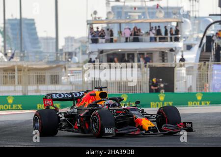 Yas Marina circuit, Yas Island, Émirats arabes Unis.10th décembre 2021.Max Verstappen (NED), Red Bull Racing RB16B P1 pendant la FORMULE 1 ETIHAD AIRWAYS GRAND PRIX d'ABU DHABI 2021 Phil Duncan crédit: Chaque seconde Media/Alay Live News Banque D'Images