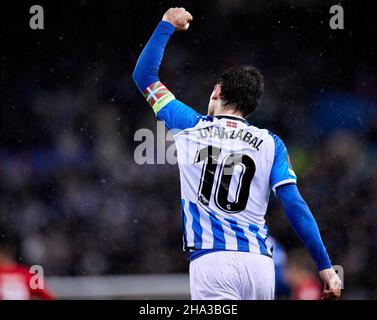 SAN SEBASTIAN, ESPAGNE - DÉCEMBRE 09: Mikel Oyarazabal de Real Sociedad célèbre après avoir obtenu son score lors du match de l'UEFA Europa League groupe B entre Real Sociedad et PSV Eindhoven à l'Estadio Anoeta le 9 décembre 2021 à San Sebastian, Espagne.(Photo par MB Media) Banque D'Images