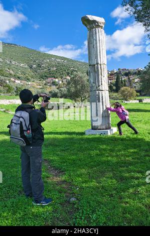 MESINI, GRÈCE - 05 décembre 2021: La Messine antique est l'un des sites archéologiques les plus impressionnants, avec de nombreux bâtiments conservés à une hauteur très élevée Banque D'Images