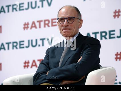 Roma, Italie.09th décembre 2021.Italie, Rome, 9 décembre 2021 : Enrico Letta, secrétaire du Parti démocratique (PD), participe à la réunion du parti Fratelli d'Italia, 'Atreju 2021.Le Noël des Conservateurs photo Credit: Fabio Cimaglia/Sintesi/Alamy Live News Banque D'Images