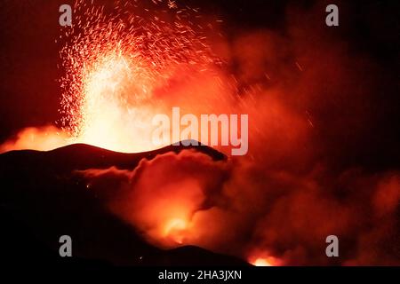 Le volcan Cumbre Vieja est l'un des plus actifs des Canaries.Le volcan allongé date d'il y a environ 125 000 ans et est orienté N-S.Éruption Banque D'Images