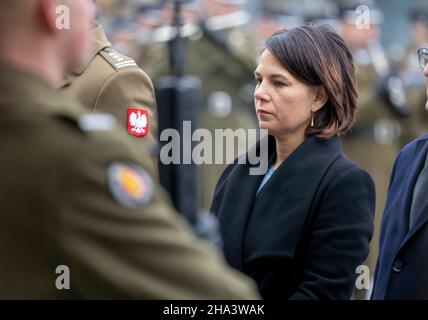 Varsovie, Polen.10th décembre 2021.Annalena Baerbock, ministre fédérale des Affaires étrangères, commence son premier voyage à l'étranger à Paris, Bruxelles et Varsovie.Ici, lors d'une réunion avec le médiateur, M. Marcin Wiacek 10th décembre 2021 Copyright: Thomas IMO/photothek.net crédit: dpa/Alay Live News Banque D'Images