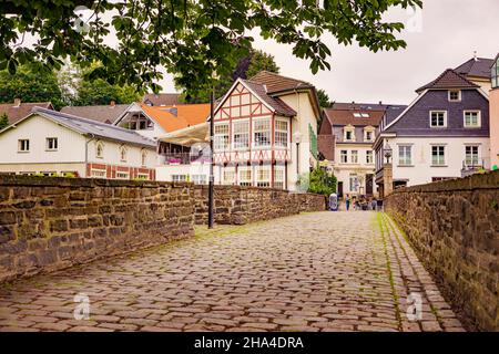 Petit pont à Essen-Kettwig, Rhénanie-du-Nord-Westphalie, Allemagne Banque D'Images