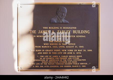 La plaque commémorative de James A.Farley à l'intérieur du bâtiment James A.Farley contient aujourd'hui le Moynihan train Hall de Penn Station.Midtown Manhattan.New York City.USA Banque D'Images