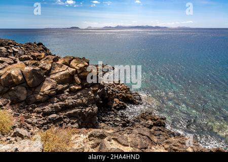 vue sur les îles de isla de los lobos et fuerteventura,playa blanca,lanzarote,canaries,espagne,europe Banque D'Images