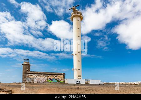 vieux et nouveau phare,faro de punta pechiguera,playa blanca,lanzarote,canaries,espagne,europe Banque D'Images