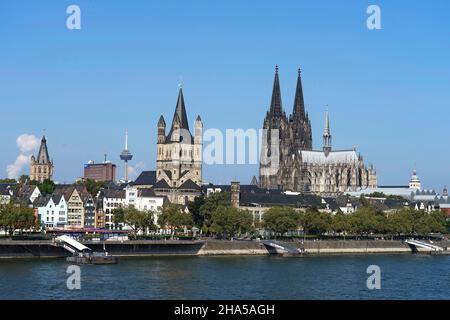 allemagne,rhénanie-du-nord-westphalie,cologne,vieille ville,cathédrale de cologne,église groß st. martin,rives du rhin Banque D'Images