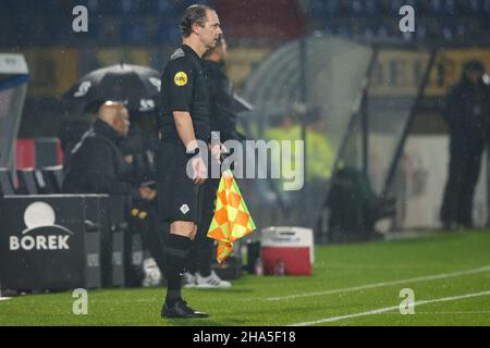 TILBURG, PAYS-BAS - JANVIER 10 : arbitre adjoint Rob van de Ven lors du match néerlandais Eredivisie entre Willem II et SC Cambuur au stade Koning Willem II le 10 janvier 2021 à Tilburg, pays-Bas (photo de Geert van Erven/Orange Pictures) Banque D'Images