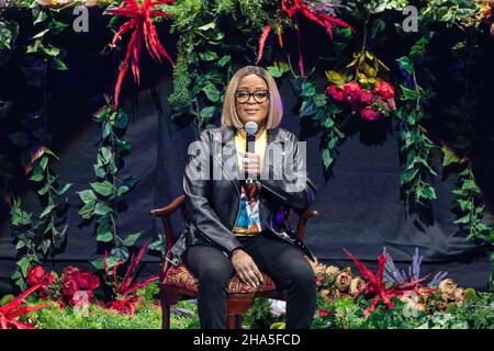 Chicago, États-Unis.09th décembre 2021.Carmella Wallace, mère de Juice WRLD, lors de la sortie de l'album « Fighting Demons » du Juice WRLD Day, le 9 décembre 2021, à United Center à Chicago, Illinois (photo de Daniel DeSlover/Sipa USA) Credit: SIPA USA/Alay Live News Banque D'Images