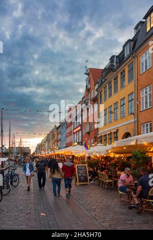 Copenhague, Koebenhavn: Nyhavn (New Harbour) front de mer, canal et quartier de divertissement, restaurant, en , Zélande, Sealand,Sjaelland, Danemark Banque D'Images