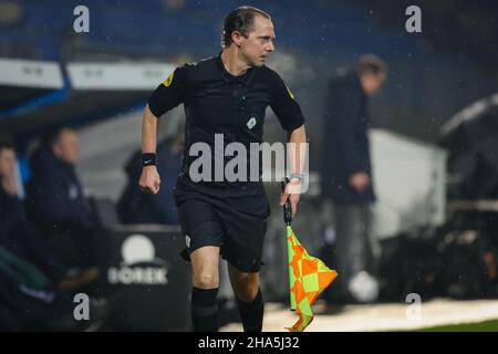 TILBURG, PAYS-BAS - JANVIER 10 : arbitre adjoint Rob van de Ven lors du match néerlandais Eredivisie entre Willem II et SC Cambuur au stade Koning Willem II le 10 janvier 2021 à Tilburg, pays-Bas (photo de Geert van Erven/Orange Pictures) Banque D'Images