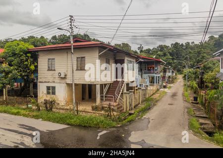 Maison en bois sur pilotis à Beaufort, Sabah, Malaisie Banque D'Images