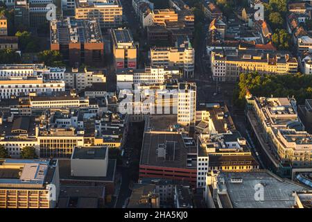 cologne d'en haut - prise par zeppelin en début de matinée juste après le lever du soleil. andreas-viertel (quartier andreas), cologne, rhénanie-du-nord-westphalie, allemagne Banque D'Images