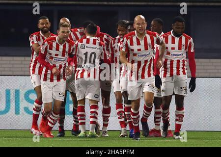 OSS, PAYS-BAS - DÉCEMBRE 10 : Kay Tejan de TOP OSS célébrant son but lors du match néerlandais Keuken Kampioen Divie entre TOP OSS et Ajax U23 à Frans Heesen Stadion le 10 décembre 2021 à OSS, pays-Bas (photo de Ben gal/Orange Pictures) Banque D'Images