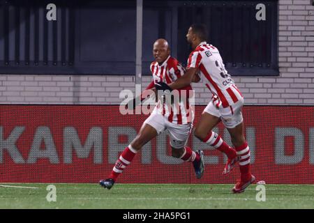 OSS, PAYS-BAS - DÉCEMBRE 10 : Kay Tejan de TOP OSS célébrant son but lors du match néerlandais Keuken Kampioen Divie entre TOP OSS et Ajax U23 à Frans Heesen Stadion le 10 décembre 2021 à OSS, pays-Bas (photo de Ben gal/Orange Pictures) Banque D'Images