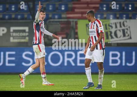 TILBURG, PAYS-BAS - JANVIER 10 : Nikolaos Michelis de Willem II et Argyris Kampetsis de Willem II pendant le match hollandais entre Willem II et SC Cambuur au Koning Willem II Stadion le 10 janvier 2021 à Tilburg, pays-Bas (photo de Geert van Erven/Orange Pictures) Banque D'Images