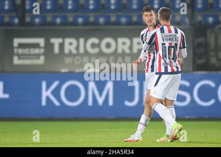 TILBURG, PAYS-BAS - JANVIER 10 : Nikolaos Michelis de Willem II et Argyris Kampetsis de Willem II pendant le match hollandais entre Willem II et SC Cambuur au Koning Willem II Stadion le 10 janvier 2021 à Tilburg, pays-Bas (photo de Geert van Erven/Orange Pictures) Banque D'Images