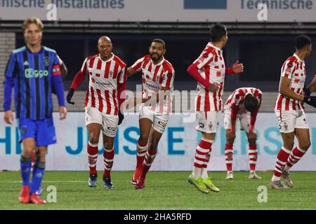 OSS, PAYS-BAS - DÉCEMBRE 10 : Kay Tejan de TOP OSS célébrant son but lors du match néerlandais Keuken Kampioen Divie entre TOP OSS et Ajax U23 à Frans Heesen Stadion le 10 décembre 2021 à OSS, pays-Bas (photo de Ben gal/Orange Pictures) Banque D'Images