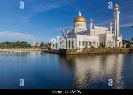 Mosquée Omar Ali Saifuddien à Bandar Seri Begawan, capitale du Brunéi Banque D'Images