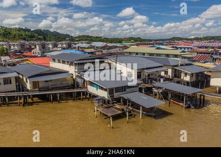 Vue aérienne du village aquatique de Kampong Ayer à Bandar Seri Begawan, capitale du Brunei Banque D'Images