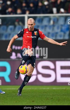 Genova, Italie.10th décembre 2021.Andrea Masiello (Gênes) pendant le match italien 'erie A' entre Gênes 1-3 Sampdoria au stade Luigi Ferraris le 10 décembre 2021 à Genova, Italie.Credit: Maurizio Borsari/AFLO/Alay Live News Banque D'Images