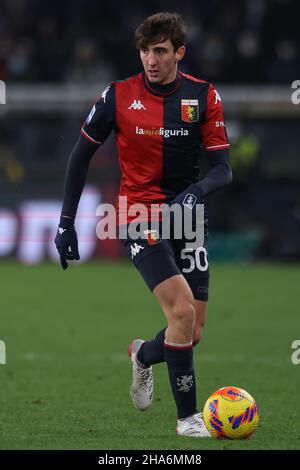 Gênes, Italie, 10th décembre 2021.Andrea Cambiaso de Gênes CFC pendant la série Un match à Luigi Ferraris, Gênes.Crédit photo à lire: Jonathan Moscrop / Sportimage crédit: Sportimage / Alay Live News Banque D'Images