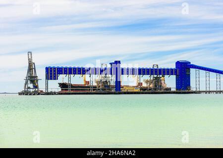 Navire amarré à la jetée CBH Kwinana grain, Rockingham, Australie occidentale Banque D'Images