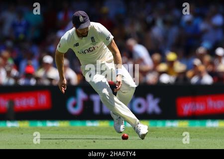 Brisbane, Royaume-Uni.11th décembre 2021.Chris Woakes, d'Angleterre, fait le 12/11/2021.(Photo de Patrick Hoelscher/News Images/Sipa USA) crédit: SIPA USA/Alay Live News Banque D'Images