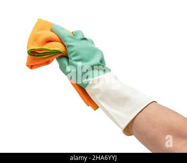 La main d'un homme portant des gants en caoutchouc maintient une pelle sur un fond blanc.Concept de nettoyage Banque D'Images