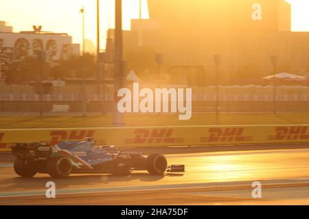 Abu Dhabi, Émirats arabes Unis.10th décembre 2021.14 ALONSO Fernando (spa), Alpine F1 A521, action pendant le Grand Prix 1 d'Etihad Airways Abu Dhabi de Formule 2021, 22th tour du Championnat du monde de Formule 1 de la FIA 2021 du 10 au 12 décembre 2021 sur le circuit Yas Marina, à l'île Yas, Abu Dhabi - photo DPPI crédit:DPPI Media/Alamy Live News Banque D'Images