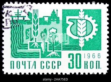 MOSCOU, RUSSIE - 8 NOVEMBRE 2021: Timbre-poste imprimé en Union soviétique montre la récupération des terres et les produits chimiques dans l'agriculture, numéro définitif (1968) Banque D'Images