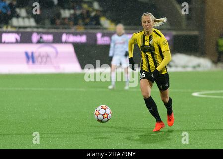 Göteborg, Suède.04th décembre 2021.Hisingen Arena, Göteborg, Swed Julia Karlenaes (26 BK Hacken) lors du match de l'UEFA Womens Champions League dans le groupe D entre BK Hacken et le FC Bayern Munich le 9 2021 décembre à l'arène Hisingen à Göteborg, Suède Sven Beyrich/SPP crédit: SPP Sport Press photo./Alamy Live News Banque D'Images