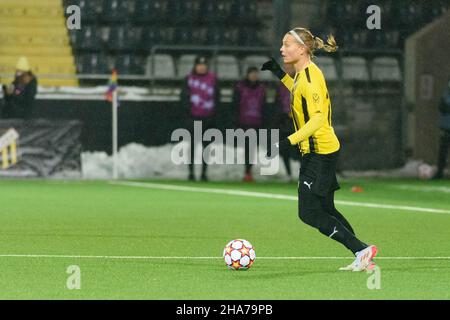 Göteborg, Suède.04th décembre 2021.Hisingen Arena, Göteborg, Swed Stine Larsen (12 BK Hacken) lors du match de l'UEFA Womens Champions League dans le groupe D entre BK Hacken et le FC Bayern Munich le 9 2021 décembre à l'arène Hisingen à Göteborg, Suède Sven Beyrich/SPP crédit: SPP Sport Press photo./Alamy Live News Banque D'Images