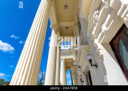 Ancienne architecture détail de la façade de la bibliothèque publique Jose Marti qui est situé dans un quartier de Monument National appelé 'Leoncio Vidal Park et son sur Banque D'Images