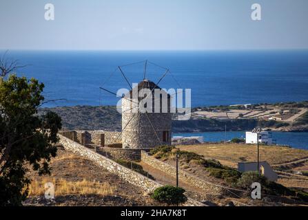 Moulin à vent dans une île grecque Banque D'Images