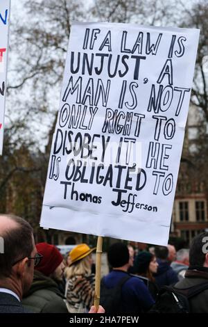 Parliament Square, Londres, Royaume-Uni.11th décembre 2021.Les gens protestent contre le col Covid sur la place du Parlement à Londres.Crédit : Matthew Chattle/Alay Live News Banque D'Images
