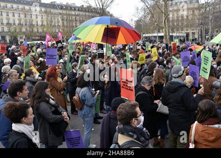 Manifestation du nouveau parti politique «un Front populaire écologique» qui milite pour une candidature unique à gauche, pour bloquer l'extrême droite tout en sensibilisant au climat et à l'urgence sociale, à la place de la République, à Paris, en France, le 11 décembre 2021.Photo de Patrice Pierrot/ABACAPRESS.COM Banque D'Images