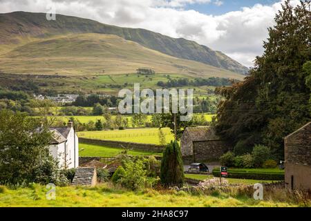 Royaume-Uni, Cumbria, Allerdale, Keswick, Threlkeld,Vue sur la vallée à Wanthwaite Crags au loin Banque D'Images