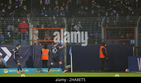 Ville de Bochum, Allemagne.11th décembre 2021. Firo: 11.12.2021, Fuvuball, 1st Bundesliga, saison 2021/2022,VFL Bochum - BVB, Borussia Dortmund jubilation à 1-0 par Sebastian POLTER, Bochum crédit: dpa/Alamy Live News Banque D'Images