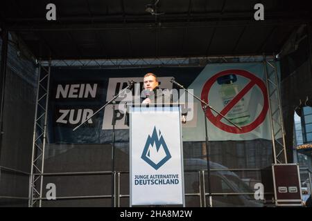 Berlin, Allemagne.11th décembre 2021.Manifestation de l'AFD contre la politique de vaccination à Berlin, organisée par la jeune alternative pour l'Allemagne, l'aile jeunesse du parti d'extrême droite alternative pour l'Allemagne.(Photo de Michael Kuenne/PRESSCOV/Sipa USA) crédit: SIPA USA/Alay Live News Banque D'Images