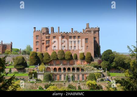 Château et jardins de Powis Welshpool Powys Wales Royaume-Uni Banque D'Images