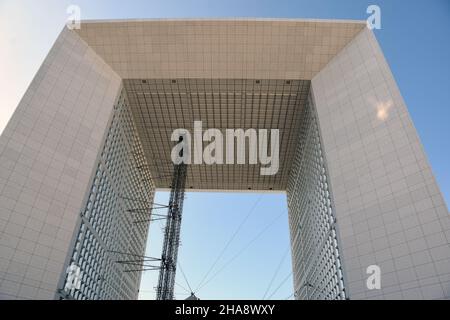 L'Arche de la Défense, un bâtiment majeur à Paris, commandé par le président Mitterand et conçu par l'architecte danois Johan Otto von Spreckelsen. Banque D'Images