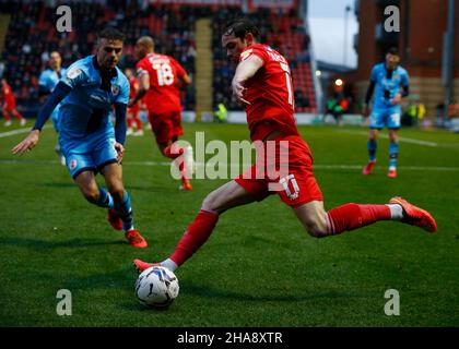 Londres, Royaume-Uni.01st févr. 2018.LONDRES, Royaume-Uni, DÉCEMBRE 11: Theo Archibald (en prêt de Lincoln City) de Leyton Orient pendant Sky Bet League 2 entre Leyton Orient et Crawley Town à Brisbane Road, Londres le 11th décembre 2021 crédit: Action Foto Sport/Alay Live News Banque D'Images