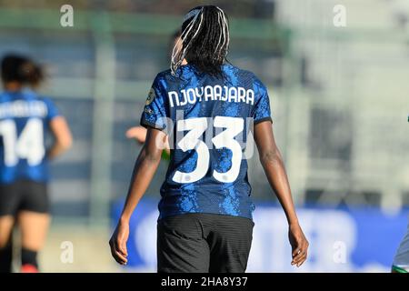 Sesto San Giovanni, Italie.11th décembre 2021.Busto Arsizio, Italie, 11.12.21 Ajara Nchout (#33 Inter) pendant la série Un match entre le FC Internazionale et US Sassuolo Calcio au stade Speroni à Busto Arsizio (va), Italie Cristiano Mazzi/SPP crédit: SPP Sport Press photo./Alamy Live News Banque D'Images