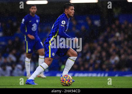 Londres, Royaume-Uni.11th décembre 2021.Thiago Silva de Chelsea en action pendant le match.Match Premier League, Chelsea et Leeds United au Stamford Bridge à Londres le samedi 11th décembre 2021. Cette image ne peut être utilisée qu'à des fins éditoriales.Utilisation éditoriale uniquement, licence requise pour une utilisation commerciale.Aucune utilisation dans les Paris, les jeux ou les publications d'un seul club/ligue/joueur. photo par Steffan Bowen/Andrew Orchard sports photographie/Alay Live news crédit: Andrew Orchard sports photographie/Alay Live News Banque D'Images