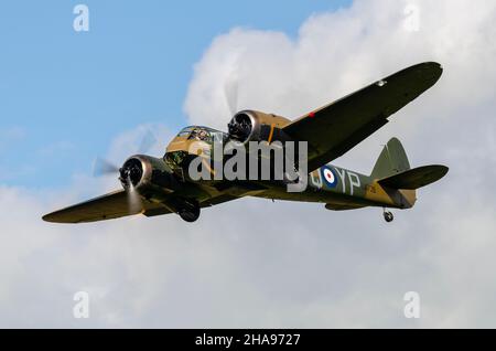 Bristol Blenheim, avion de chasse de la deuxième Guerre mondiale, au départ de l'aérodrome de Goodwood pour voler dans le Flycast de la bataille d'Angleterre de 75th ans Banque D'Images