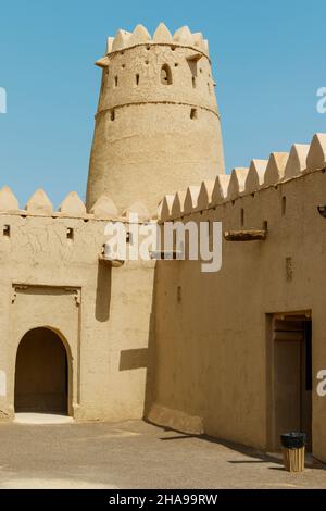 Cour intérieure du fort Al Jahili à Al Ain, Abu Dhabi, Émirats arabes Unis, Arabie Banque D'Images