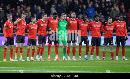 Luton, Royaume-Uni.27th novembre 2021.Luton Town joueurs avant le match de championnat Sky Bet entre Luton Town et Fulham à Kenilworth Road, Luton, Angleterre le 11 décembre 2021.Photo de David Horn.Crédit : Prime Media Images/Alamy Live News Banque D'Images