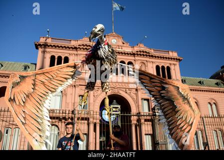 Buenos Aires, Argentine.11th décembre 2921.Protestation à Buenos Aires contre le paiement de la dette Argentine au Fonds monétaire international.Sous le slogan : la dette est avec le peuple et non avec le Fonds monétaire international.Credit: Nicolas Parodi/Alay Live News Banque D'Images