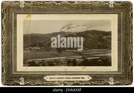 Carte postale présentant la mine d'or de Mount Morgan dans le Queensland, en Australie, vers 1910 Banque D'Images